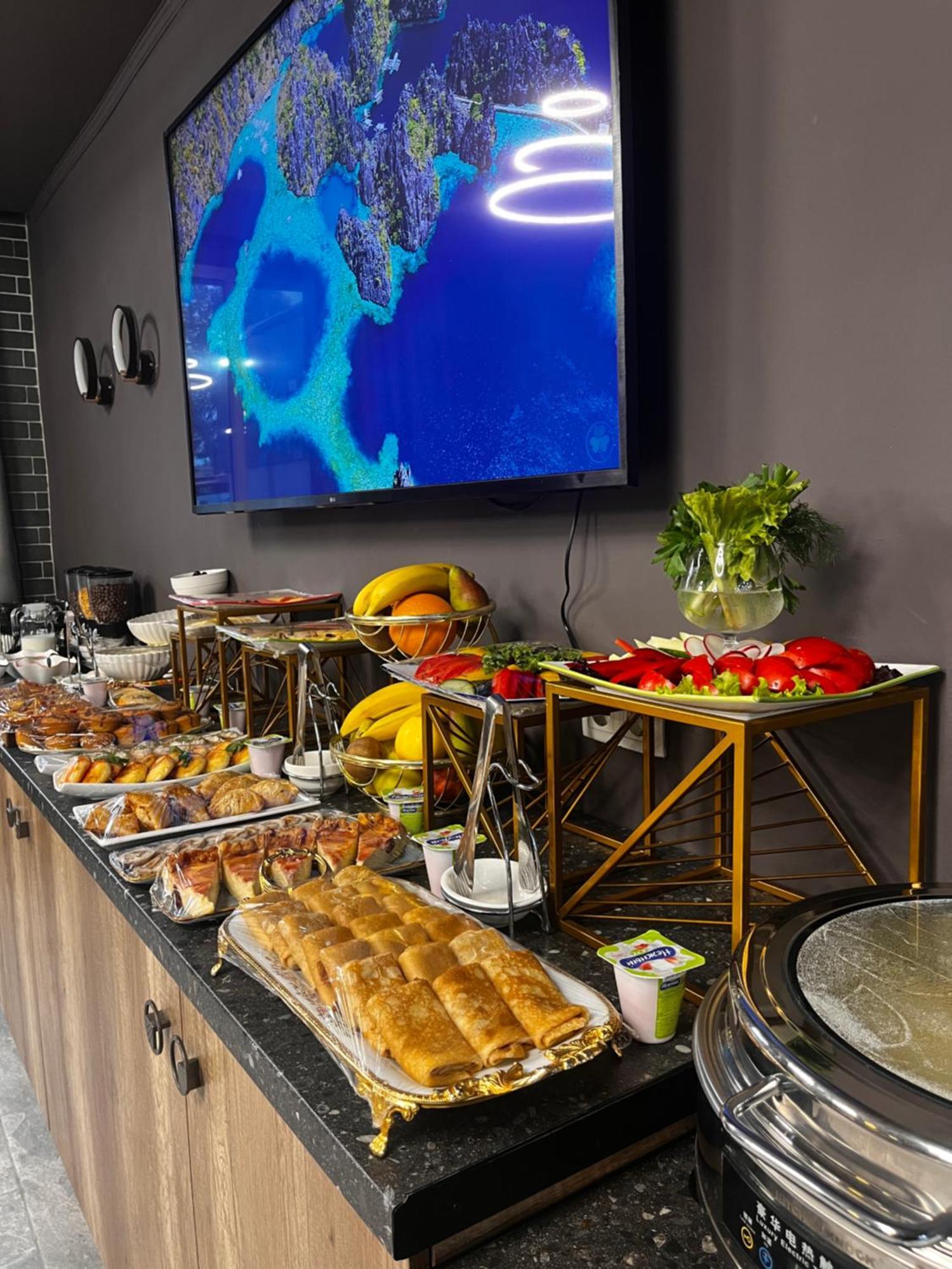 Dora Hotel Szymkent Zewnętrze zdjęcie