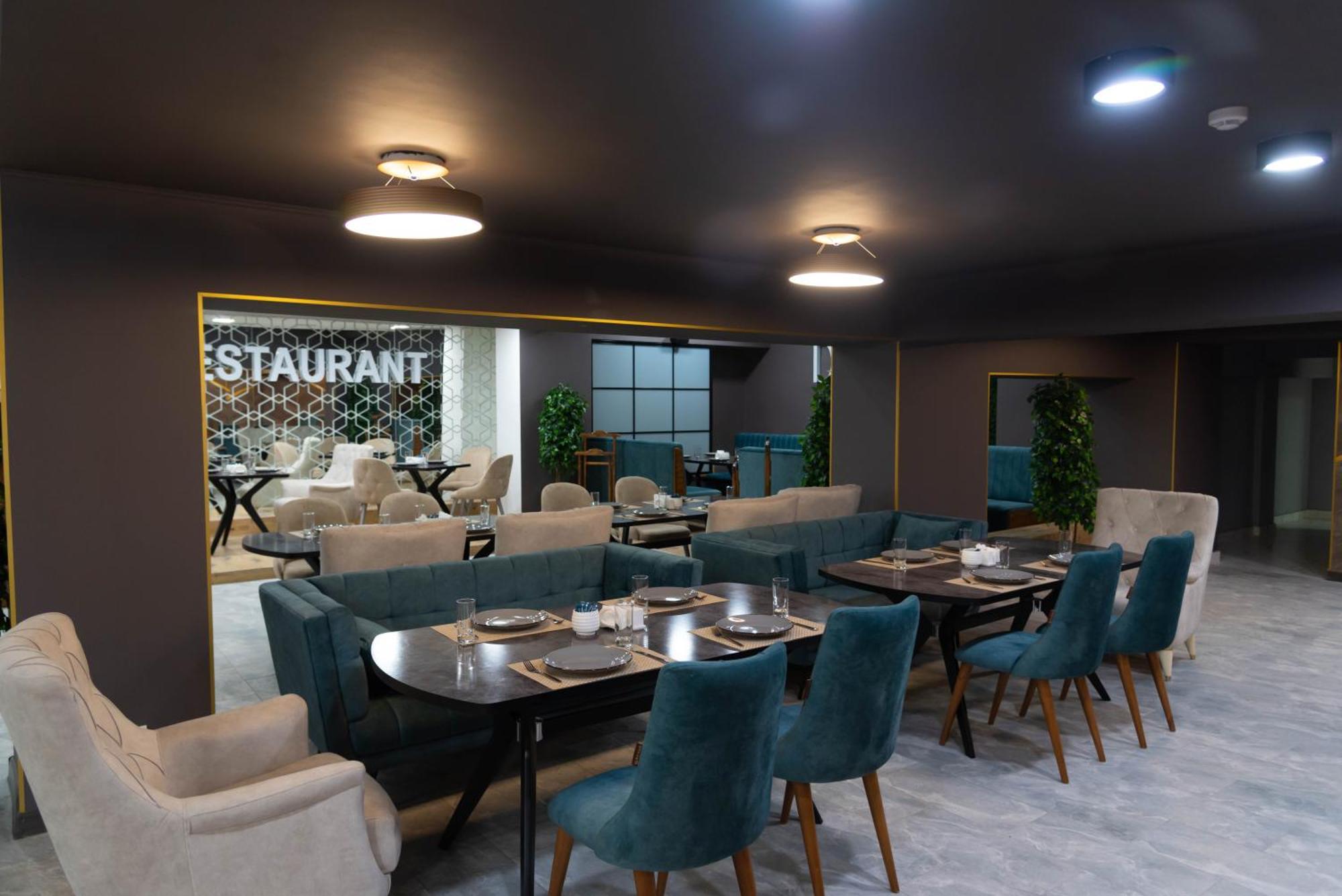 Dora Hotel Szymkent Zewnętrze zdjęcie
